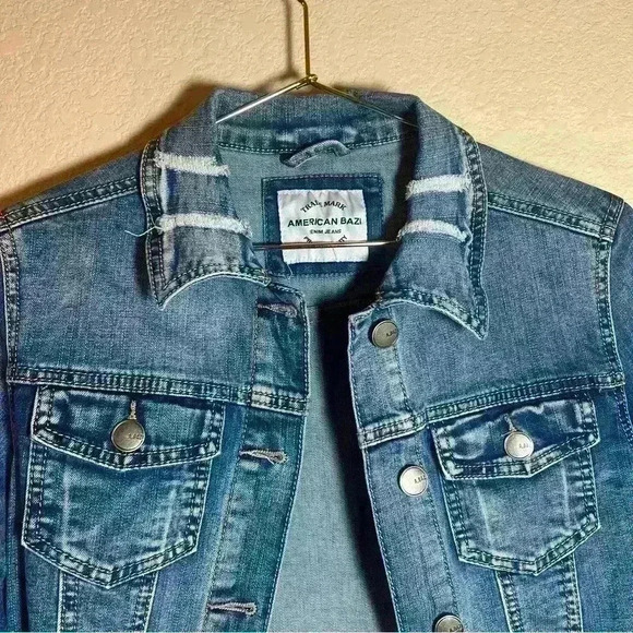 American bazi boutique Jean jacket with beads and pearl details size small - Picture 4 of 4